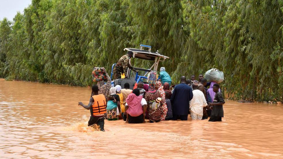 Floods force Niger to delay new school year